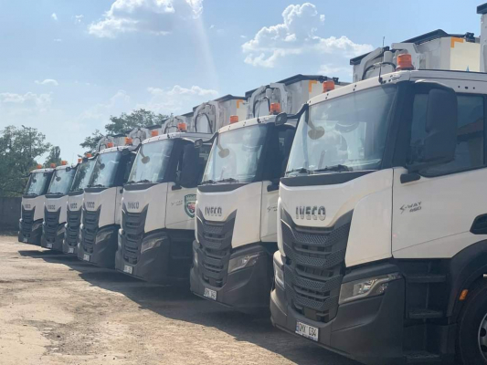 8 CAP TRACTOARE ŞI 8 SEMIREMORCI ACHIZIȚIONATE DE CĂTRE PRIMĂRIA CHIŞINĂU