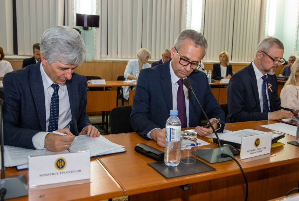 GUVERNUL A APROBAT PLANURILE DE ADMITERE ÎN ÎNVĂȚĂM NT PROFESIONAL TEHNIC