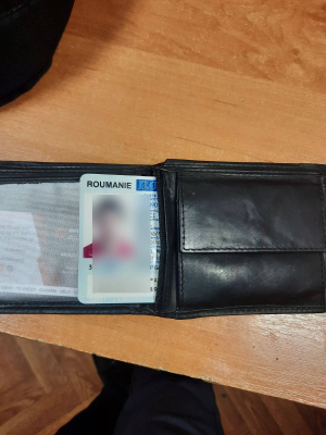 ACTE FALSIFICATE, CAMUFLATE IN AMBALAJUL UNOR CIOCOLATE