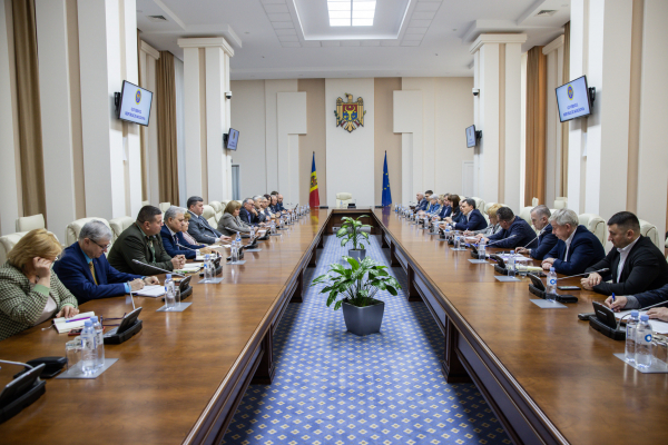 PREMIERUL DORIN RECEAN A AVUT O ÎNTREVEDERE CU MEMBRII CONFEDERAȚIEI NAȚIONALE A SINDICATELOR DIN MOLDOVA