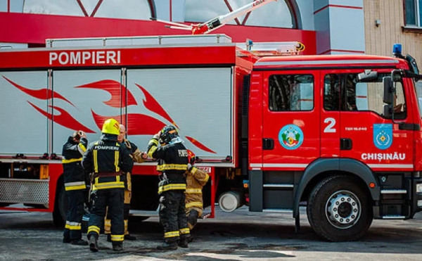 NIVEL SPORIT DE INTERVENȚIE A POMPIERILOR PE STRADA VLAICU PÂRCĂLAB NR. 52