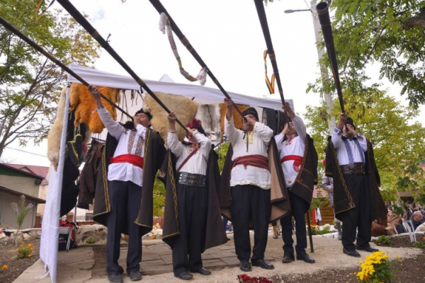 ÎNTREPRINDEREA MUNICIPALA CENTRUL NAȚIONAL BUCIUMUL ÎȘI REIA ACTIVITATEA CULTURAL- ARTISTICA