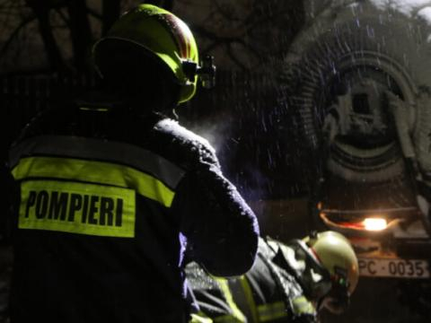 НЕСКОЛЬКО ДЕЙСТВИЙ ПО РАЗБЛОКИРОВКЕ ТРАНСПОРТА ПРОВЕДЕНО ПОЖАРНЫМИ ЗА ПОСЛЕДНИЕ СУТКИ