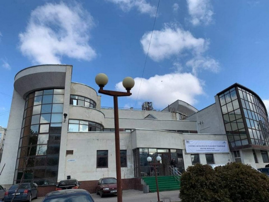 IMPORTANT! PUNCTUL DE OFERIRE A PRODUSELOR REFUGIAȚILOR ESTE AMPLASAT LA FOSTUL CINEMATOGRAF LUKOIL