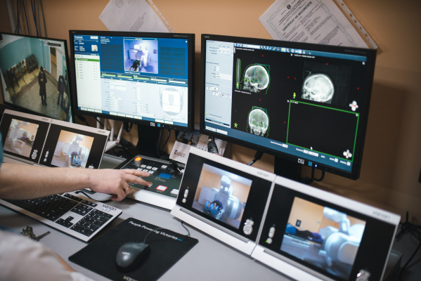 MINISTERUL SANATATII PREGATESTE PROCURAREA UNUI AL DOILEA APARAT MODERN PENTRU TRATAMENT RADIOLOGIC