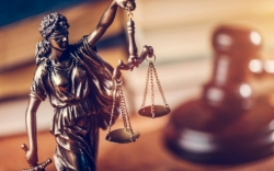 DOI POLIȚIŞTI DIN CHIȘINĂU, DEFERIȚI JUSTIȚIEI PENTRU CORUPERE PASIVĂ