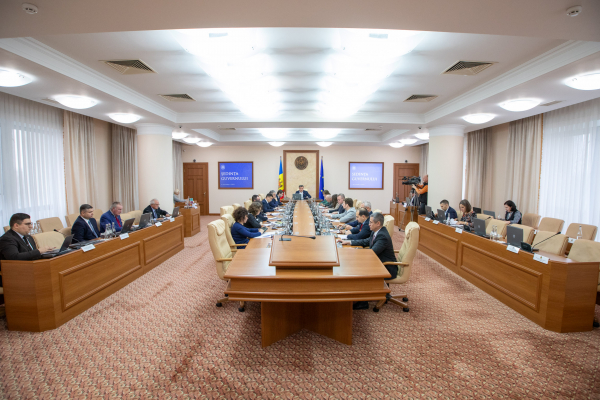 SALARIUL MINIM PE ȚARĂ ÎN ANUL 2024 VA CONSTITUI 5000 LEI