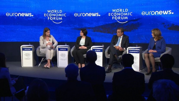 NATALIA GAVRILIȚA LA FORUMUL DE LA DAVOS:"AM DEMONSTRAT CĂ REPUBLICA MOLDOVA ESTE O ȚARĂ MICĂ CU SUFLET MARE ȘI SUNT M NDRĂ DE MODUL ÎN CARE OAMENII DIN ȚARA MEA AJUTĂ REFUGIAȚII"