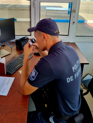 ДВА ВОДИТЕЛЯ ИСПОЛЬЗОВАЛИ ПОДДЕЛЬНЫЕ ВОДИТЕЛЬСКИЕ ПРАВА