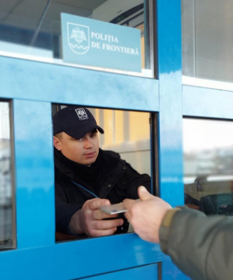 ИНОСТРАНЦ, ОБНАРУЖЕННЫЙ С ПОДДЕЛЬНЫМИ ДОКУМЕНТАМ