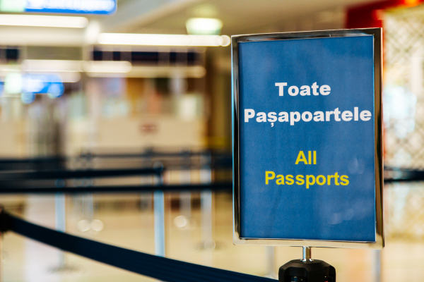 DOI STRĂINI, DEPISTAȚI CU IDENTITATE FALSĂ