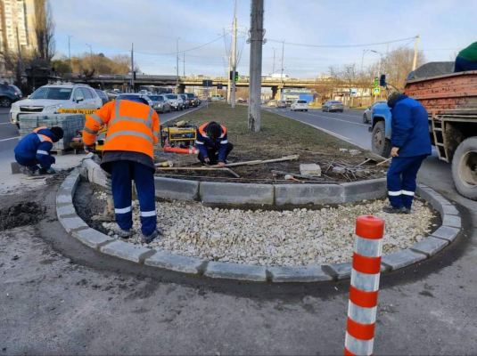 РАБОТЫ ПО РЕМОНТУ И ТЕХОБСЛУЖИВАНИЮ ДОРОЖНОЙ ИНФРАСТРУКТУРЫ В МУНИЦИПИИ КИШИНЕВ