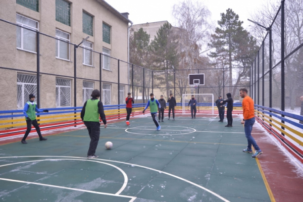 ОТКРЫТИЕ МНОГОФУНКЦИОНАЛЬНОЙ СПОРТИВНОЙ ПЛОЩАДКИ ТЕОРЕТИЧЕСКОЙ СТАРШЕЙ ШКОЛЫ "МИХАИЛ КОГЭЛНИЧАНУ"В СТОЛИЦЕ