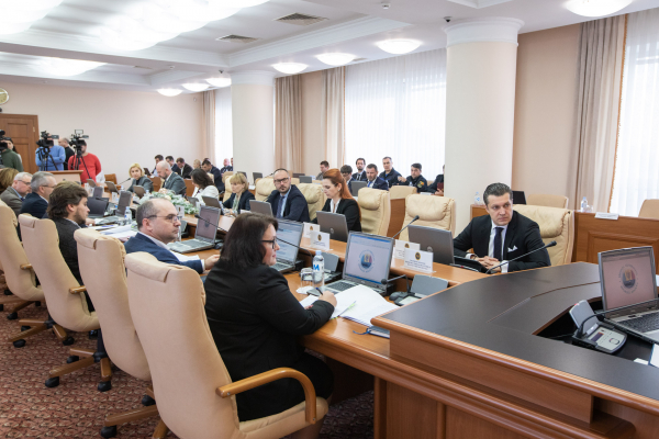 ЛЮДИ, УЧАСТВУЮЩИЕ В ОРГАНИЗАЦИИ ЭКЗАМЕНОВ, ПОЛУЧАТ НАДБАВКУ В РАЗМЕРЕ 67% К ЗАРПЛАТЕ