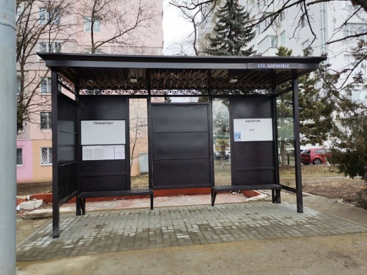 IN MUN. CHIȘINĂU AU FOST REPARATE 50 DE STAȚII DE AȘTEPTARE A TRANSPORTULUI PUBLIC