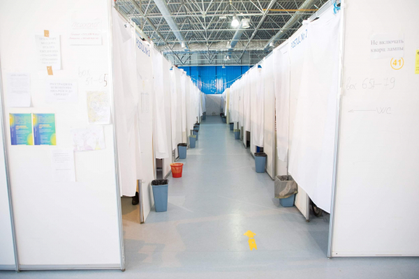 REFUGIAȚII DE LA CENTRUL DE PLASAMENT TEMPORAR DE LA MOLDEXPO AU FOST TRANSFERAȚI LA ALTE CENTRE DIN ȚARĂ