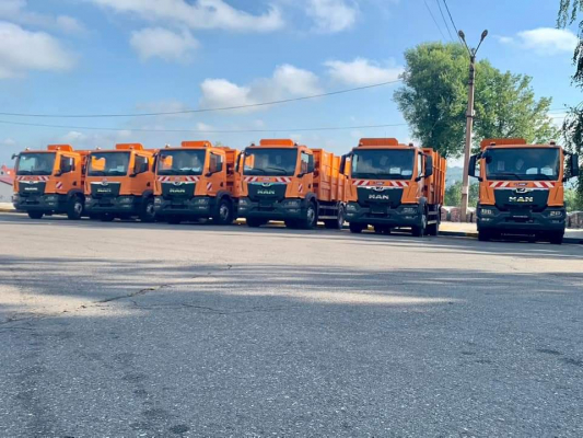 AUTOSPECIALE NOI CU ÎNCĂRCARE LATERALĂ LA AUTOSALUBRITATE