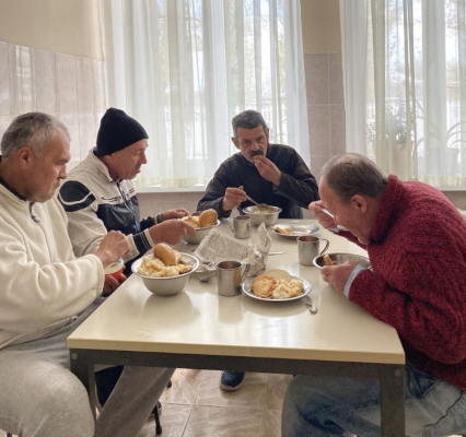 ÎN ULTIMELE ZILE A CRESCUT NUMĂRUL DE ADRESĂRI LA CENTRUL MUNICIPAL PENTRU PERSOANELE FĂRĂ DOMICILIU STABIL