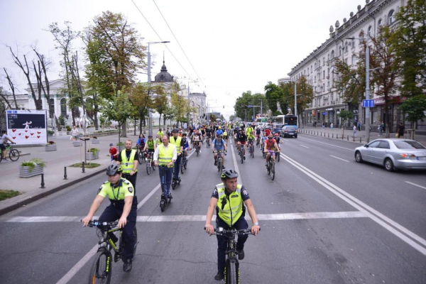 PESTE 150 DE CICLIŞTI AU PARTICIPAT LA MARATONUL VELO ROAD CHIŞINĂU