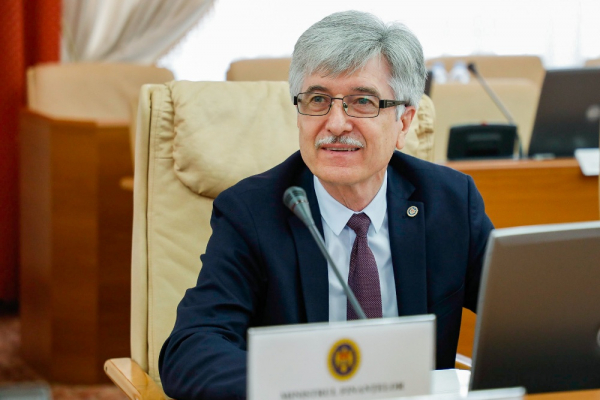 877 DE ANGAJAȚI CARE S-AU INFECTAT CU COVID-19 LA SERVICIU VOR PRIMI INDEMNIZAȚIA UNICĂ DE 16 MII DE LEI