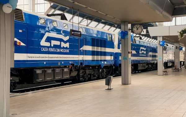CALEA FERATĂ DIN MOLDOVA A PUS LA DISPOZIȚIE UN TREN CU 11 VAGOANE PENTRU TRANSPORTAREA REFUGIAȚILOR DIN UCRAINA